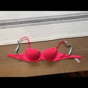 Victoria’s Secret PINK bra